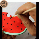 Oli&Carol Wally the Watermelon 2в1 Многофункционална чесалка за зъби 0+ и играчка за баня 100%естествен каучук - Image 2