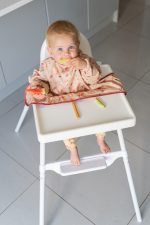 Tidy Tot лигавник с ръкави и вендузи за захващане за столче за хранене или маса Лисици