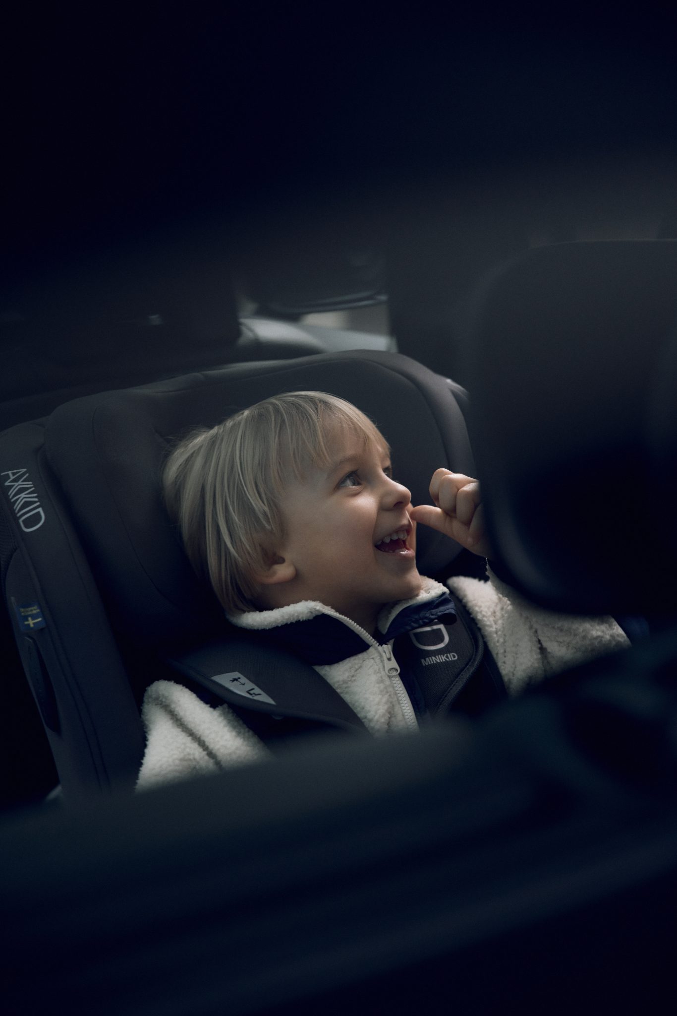 Axkid Movekid е вече Minikid 4 Pro - столче за кола до 125см с Plus Test Швеция - Image 3