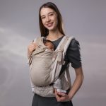 Love and Carry ONE регулируема ергономична раница с падащ панел и платка за кръста цвят Desert с БАМБУК - Image 4