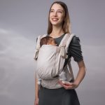 Love and Carry ONE регулируема ергономична раница с падащ панел и платка за кръста цвят Desert с БАМБУК - Image 2