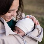 Ватирано 4в1 софтшел яке за бременни и бебеносене Love and Carry цвят крем - Image 7