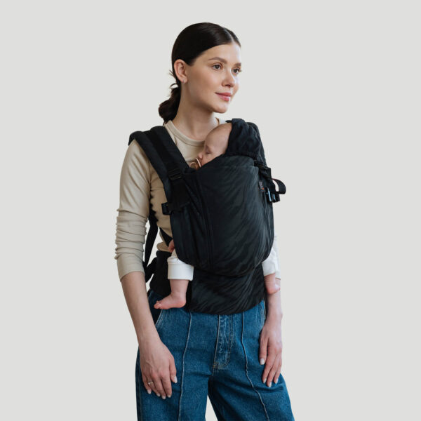 Love and Carry ONE регулируема ергономична раница с падащ панел и платка за кръста цвят  Трюфел с БАМБУК - Image 2