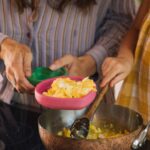 Oli and Carol сет от чиния и лъжичка за хранене от хевея дърво , Рамона Ряпата - Image 6