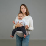 Хипсийт Love and Carry 6-в-1 ергономична раница за носене на бебе със седалка Grey-Beige - Image 2