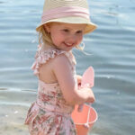 Scrunch Kids лопатка за игра , компактна лопатка за пясък, рециклируема РАЗЛИЧНИ РАЗЦВЕТКИ - Image 6