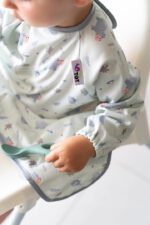 Tidy Tot лигавник с ръкави и вендузи за захващане за столче за хранене или маса Хипопотами - Image 5