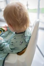Tidy Tot лигавник с ръкави и вендузи за захващане за столче за хранене или маса Бухали - Image 2