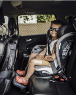 KneeGuardKids4 - първата напълно регулируема и издържала краш тест опора за крачета. Подпомага поддържане на правилна седяща позиция в столчета по посока на движението