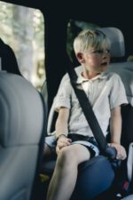 Axkid Mate 2 бустерна седалка порастнало дете от 125-150см R129стандарт черна