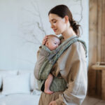 Love and Carry ONE регулируема ергономична раница с падащ панел и платка за кръста цвят Acacia - Image 4