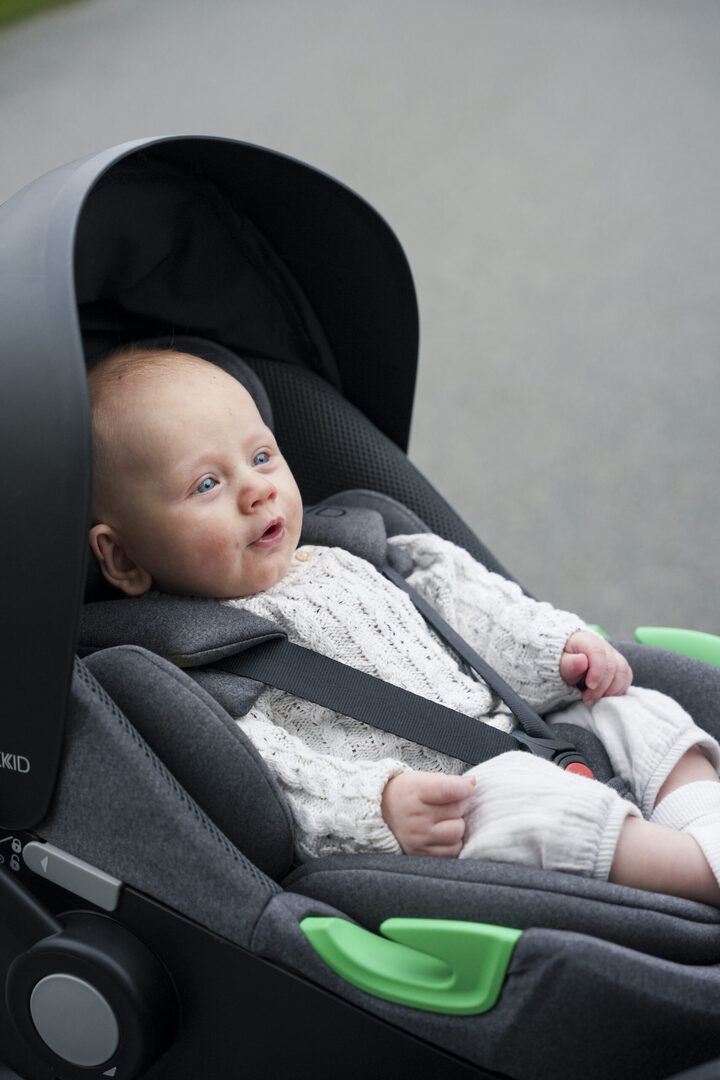 Gokid Lifestyle (Bugaboo fox 5 & Thule urban glide)-4 Axkid Gokid кошче + база за кола за новородено 40-87см (13кг.) R129 последен сив - Image 1