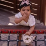 Citron сгъваема чашка силикон Spill Free Snack Cup , чашка за лакомства с капак и дръжка 2 цвята