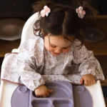Tidy Tot лигавник-престилка с ръкави и вендузи НОВА лимитирана серия КРЕМ - Image 9